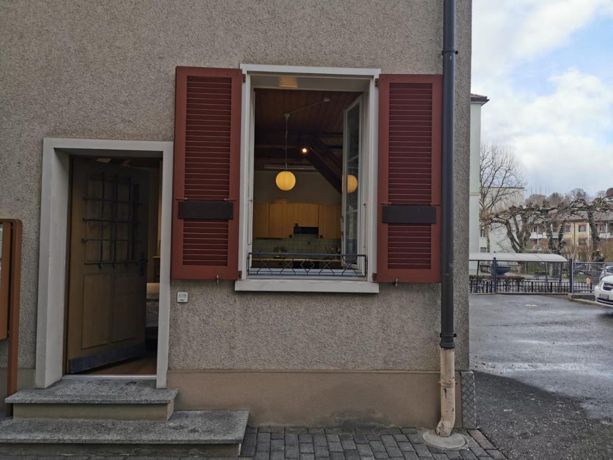 Simple Studio 36M2 In The Center Of Burgdorf Private Parking Small Bathroom Extérieur photo