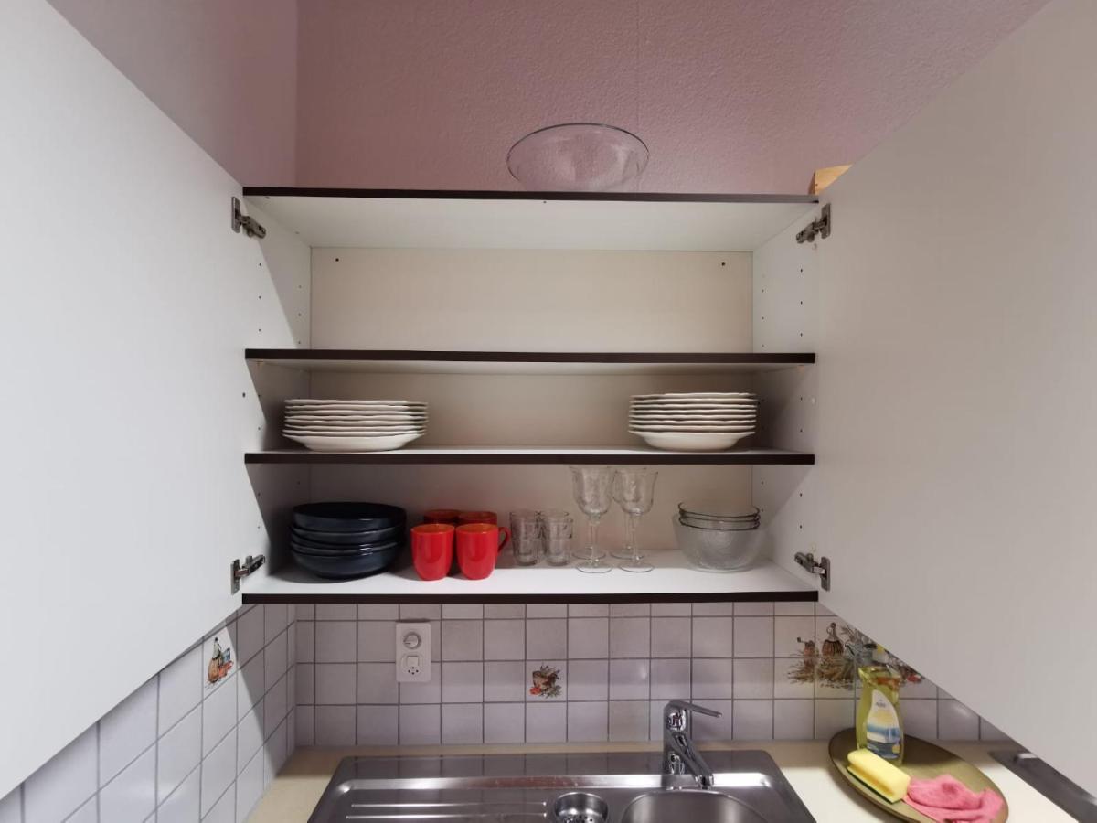 Simple Studio 36M2 In The Center Of Burgdorf Private Parking Small Bathroom Extérieur photo